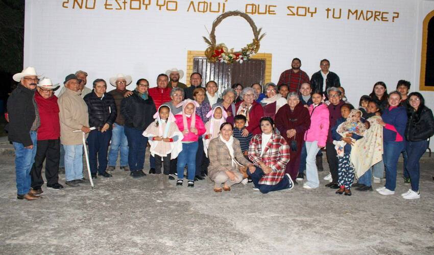 Encendido del árbol navideño en el Rancho El Barranco