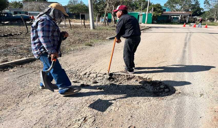 Rehabilitación de calles en las colonias Arboledas y Paraíso