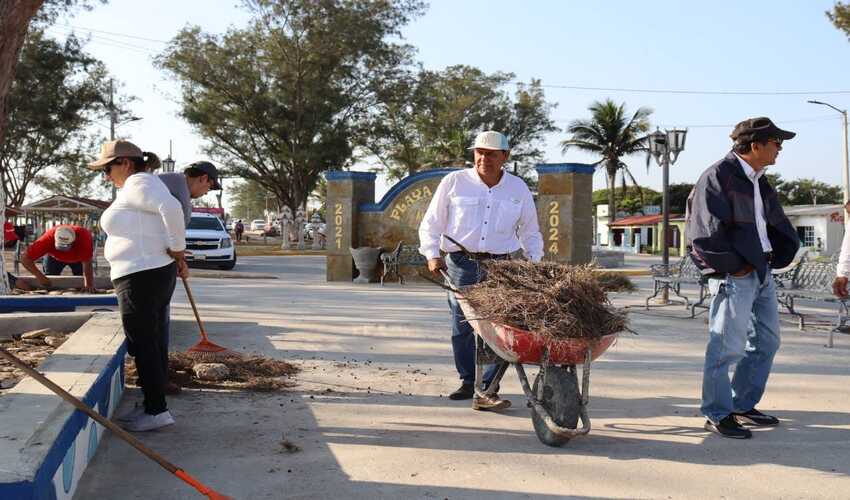 ¡Trabajando juntos por una playa limpia y segura!