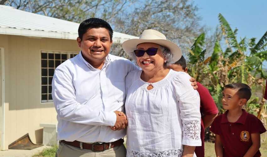 Construcción de rampa en la Escuela Primaria “La Corregidora”