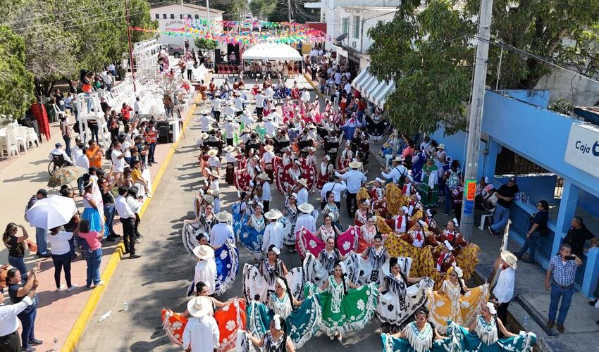 Aldama celebra su folklor y reconoce a sus grandes exponentes