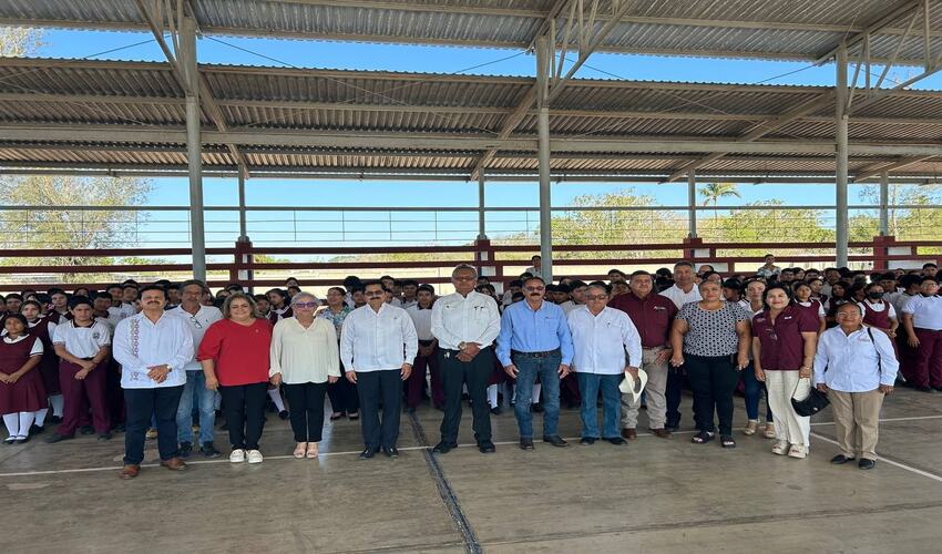 La Escuela Secundaria Técnica No. 13 «José Vicente de la Serna» se vistió de orgullo y compromiso patrio