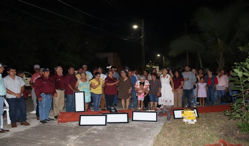 instalación de 44 luminarias en las plazas municipales de la cabecera