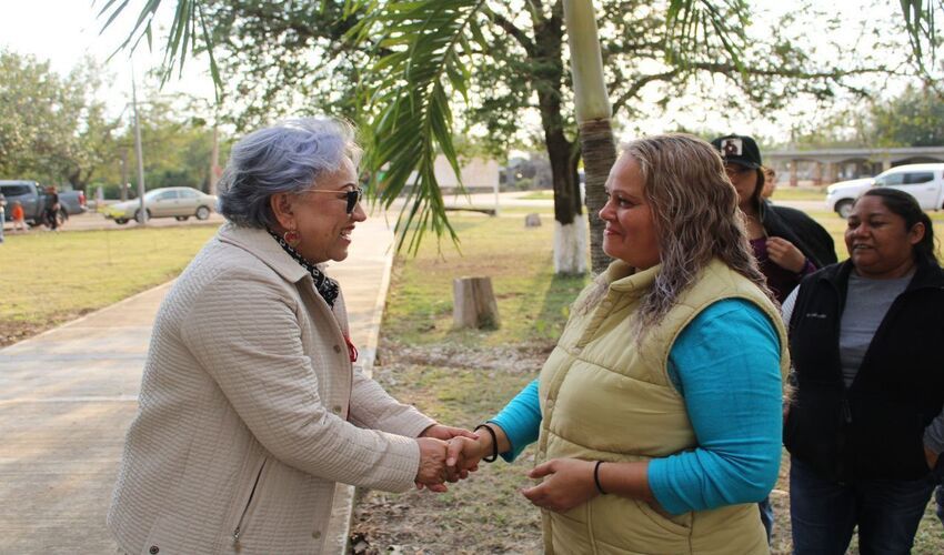 Inauguran instalación de luminarias en la plaza del Ejido Francisco I. Madero