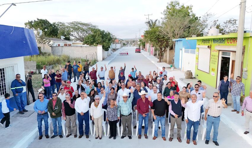 Inauguran obra de pavimentación en la Calle Compartir de la Colonia Del Valle